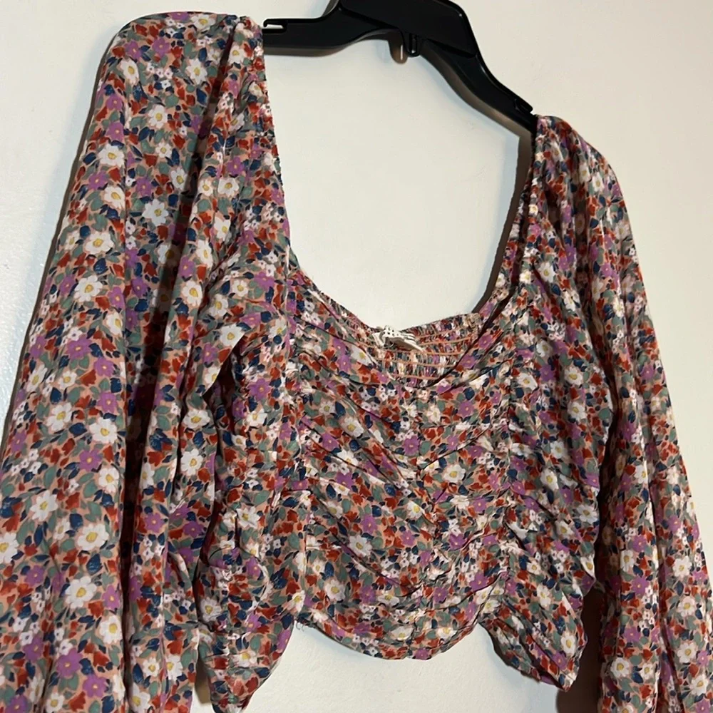 Billabong x The Salty Blonde Free Love Cropped Long Sleeve Floral Top Medium - Picture 3 of 4